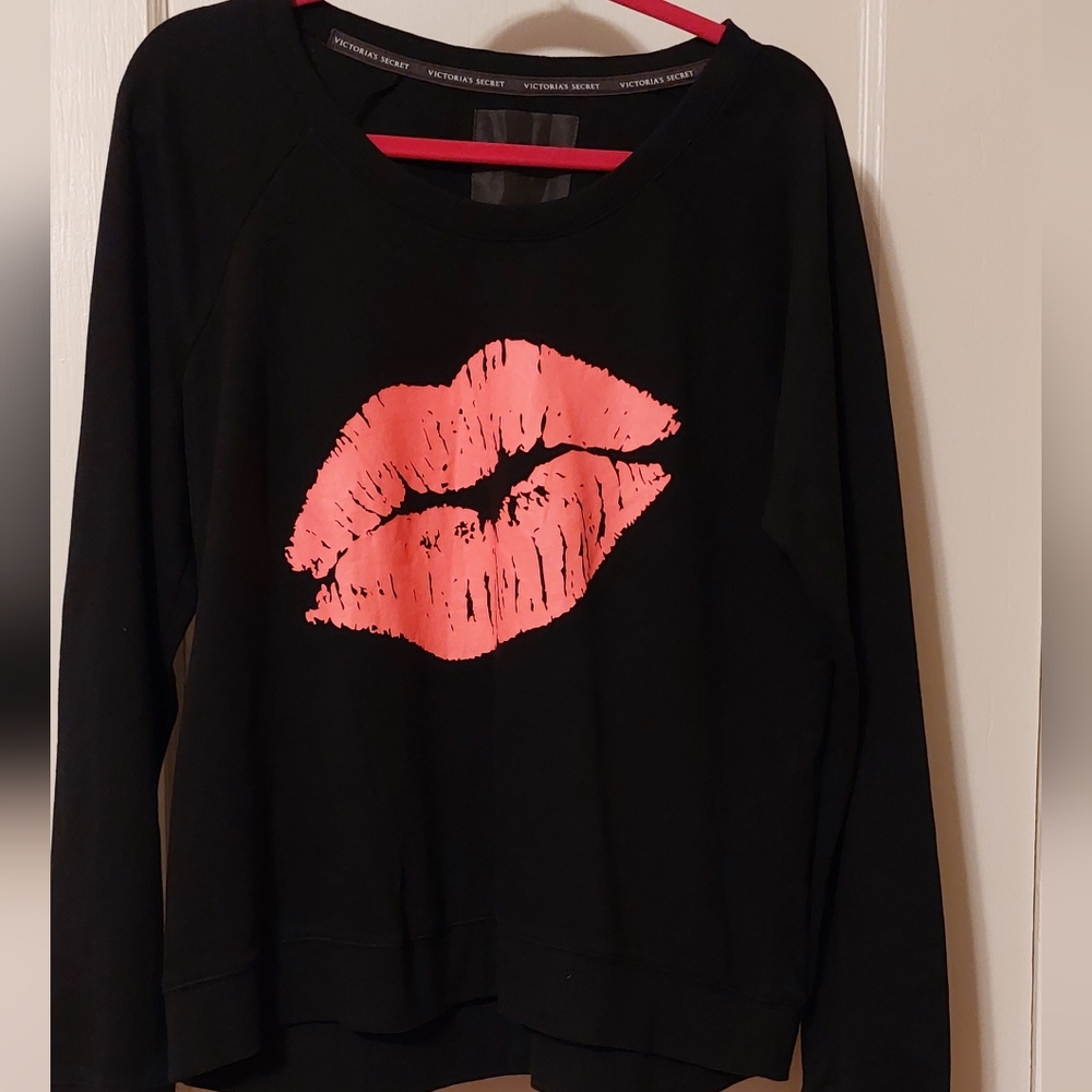 Victoria's Secret Lip Printed Sweatshirt